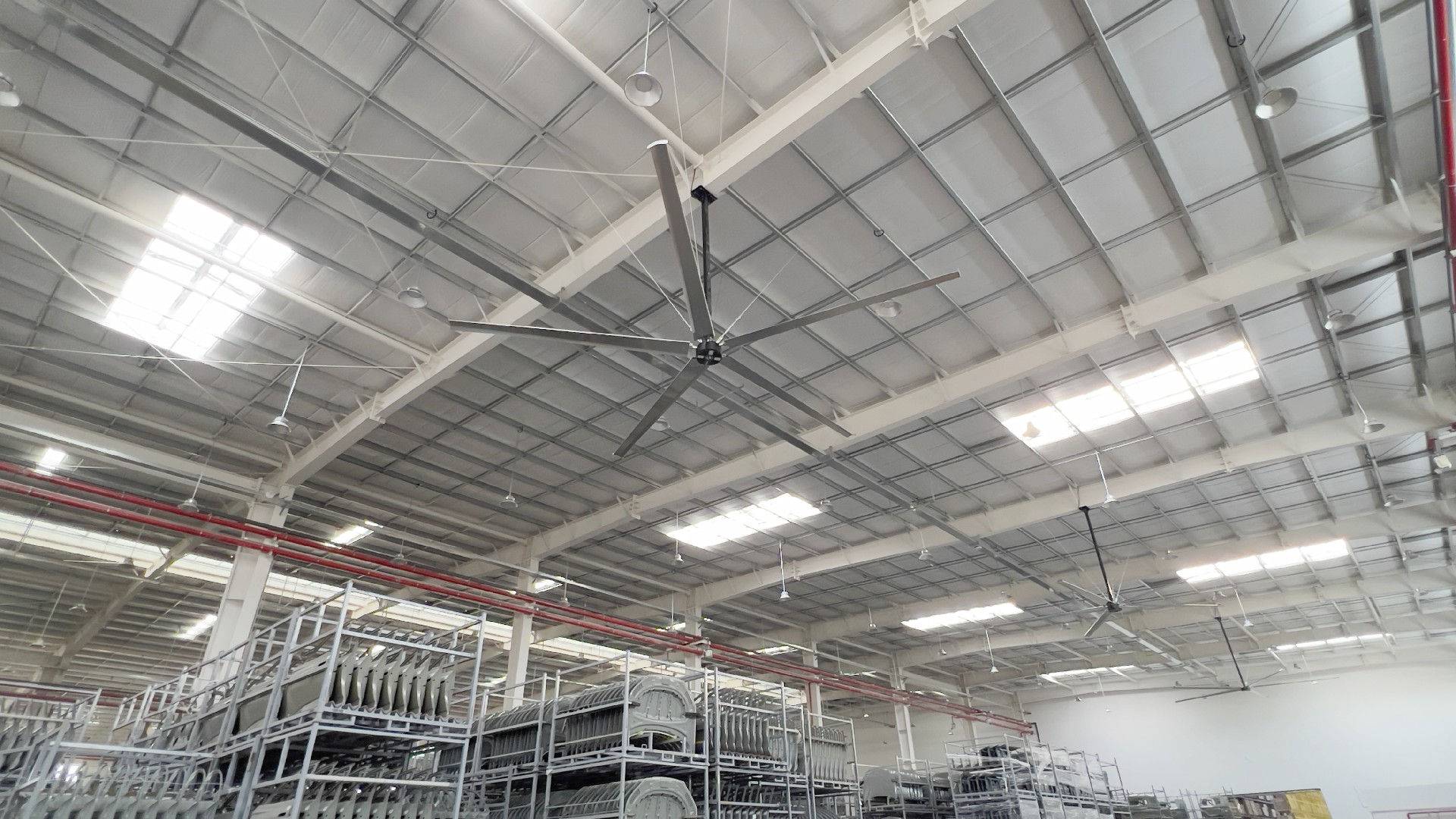 大王通風(fēng) W.FANS 系列賦能比亞迪鋼結(jié)構(gòu)倉庫，打造高效通風(fēng)存儲環(huán)境案例